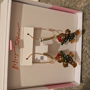 Betsey Johnson gingerbread man  earrings Nwt